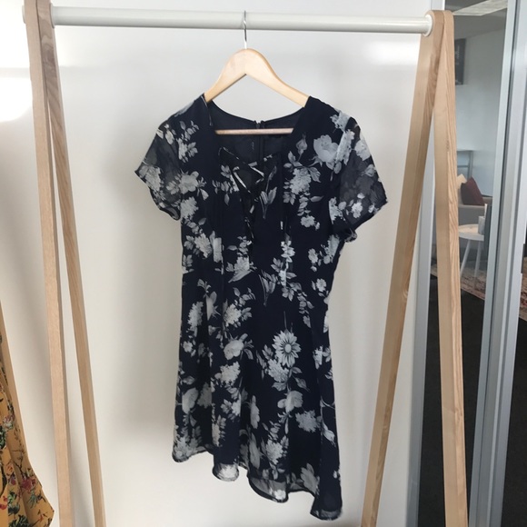 LUCCA COUTURE Lace-Up Sundress - Picture 2 of 8